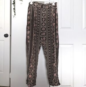 𝅺BCBGMAZAZRIA Pull On Geometric Boho Printed Pants